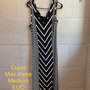 Maxi dress size medium